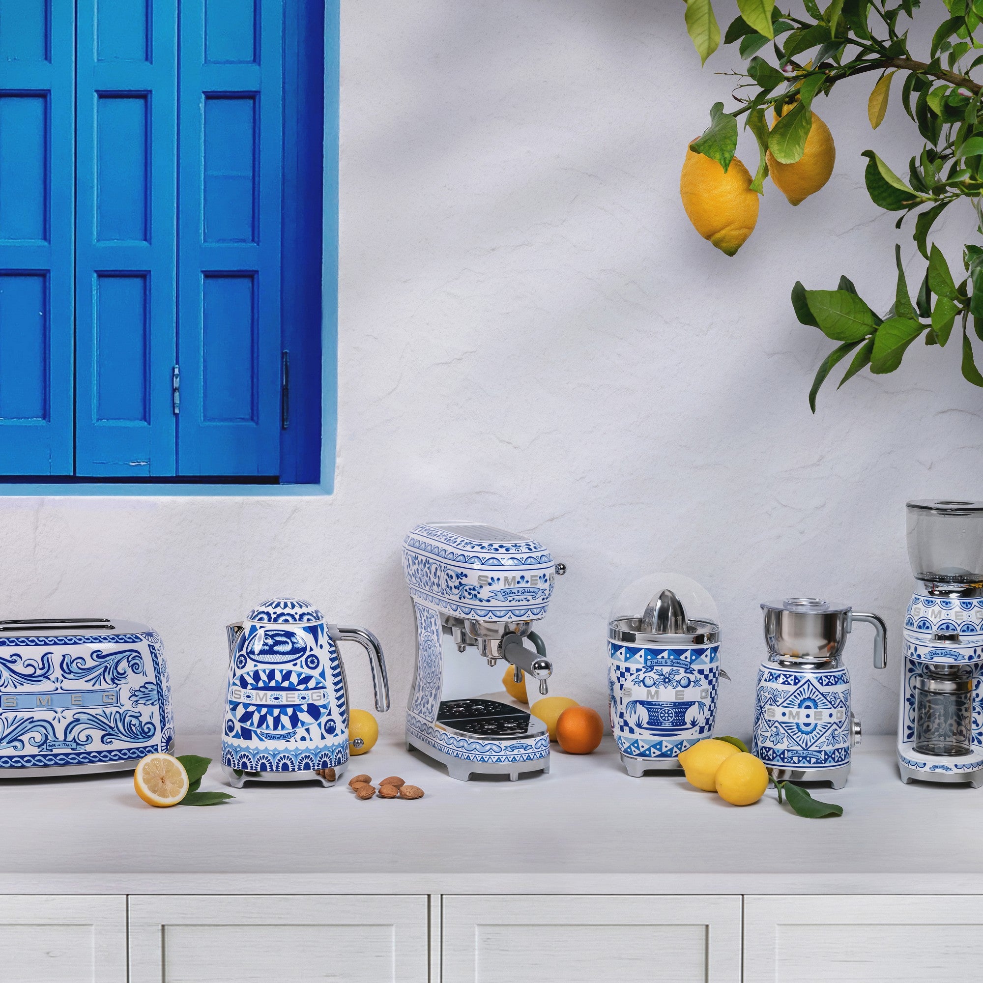 SMEG Electric Kettle - Dolce & Gabbana, Blu Mediterraneo