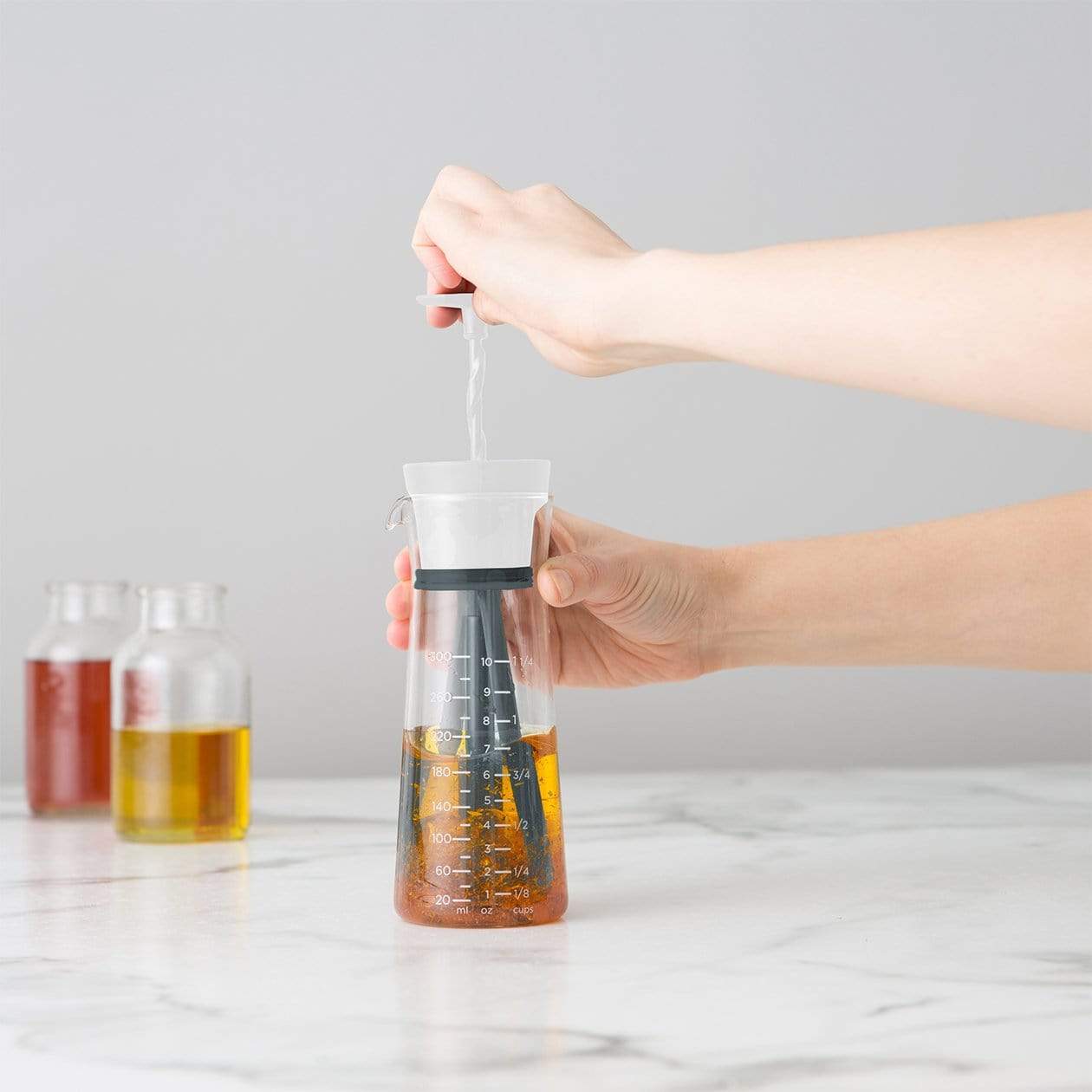 Chef'n Emulstir Salad Dressing Mixer - Thumbnail 3