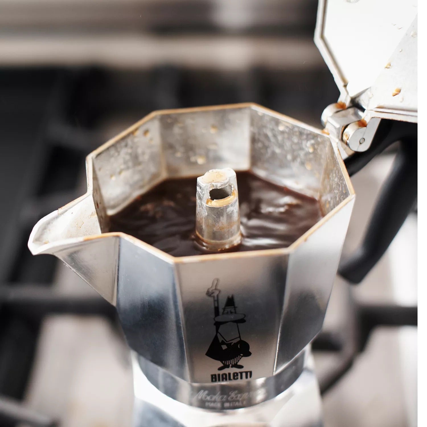 supreme Bialetti Moka Express ポット Amazon.com: Bialetti - Moka Express: Iconic Stovetop Espresso